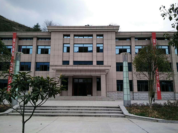 婁底某部隊(duì)多彩漆施工現(xiàn)場(chǎng)